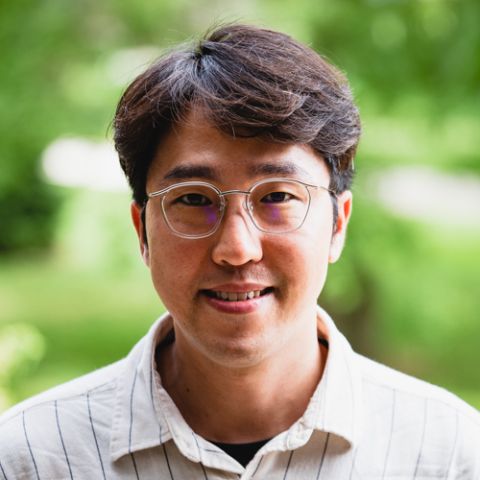 Headshot of Wooyong Jung
