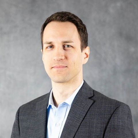 Headshot of Aron Laszka