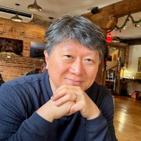 Headshot of Dongwon Lee