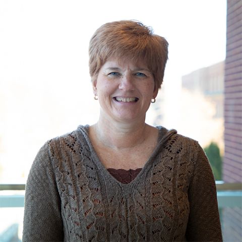 Headshot of Lisa Metzger