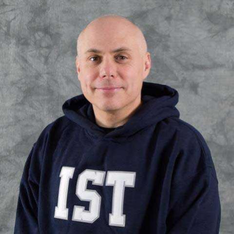 Headshot of Joe Oakes
