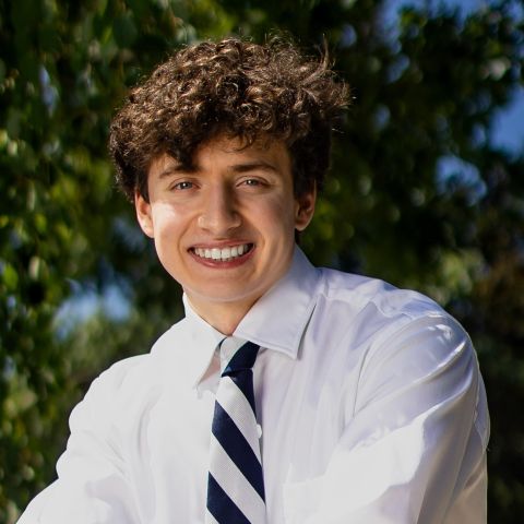 Headshot of Alex Pretka