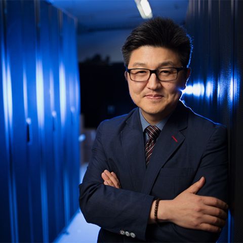 Headshot of Jungwoo Ryoo