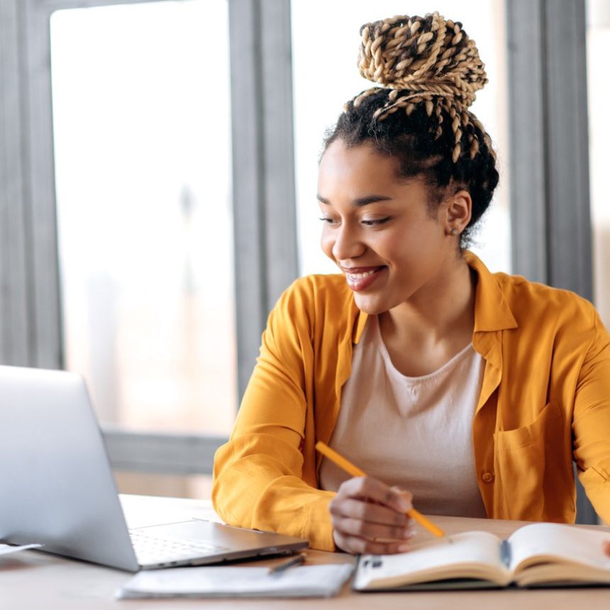 student learning online