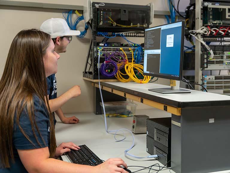 IT students at Penn State Wilkes-Barre get experience in cybersecurity lab